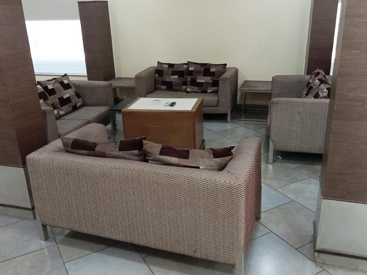 Boisar Hotel Western Court מראה חיצוני תמונה
