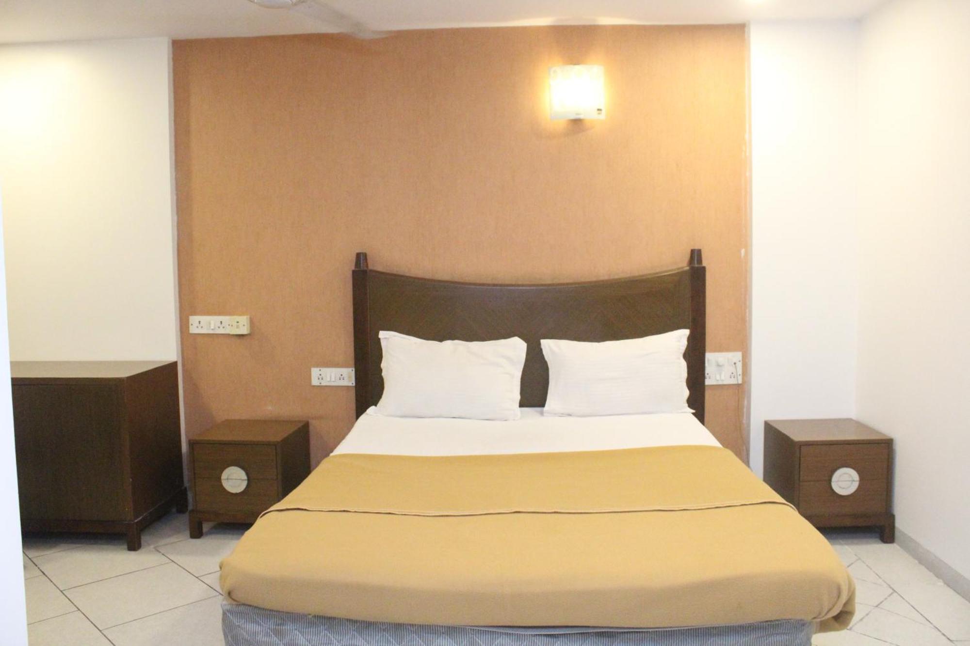 Boisar Hotel Western Court מראה חיצוני תמונה